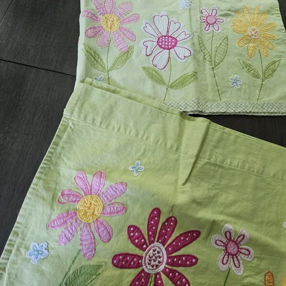 Pottery Barn Kids Set of 2 Lined Valance Curtains Green Daisy Garden 41” x 18